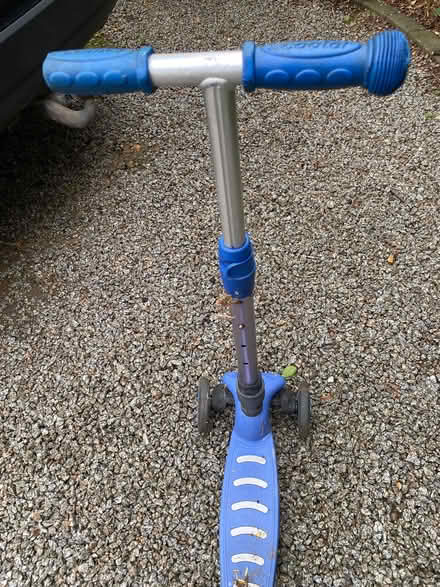Photo of free Child’s scooter (Colnbrook SL3) #1