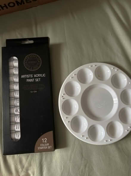 Photo of free Paint set (Tottenham N17 8EE) #1
