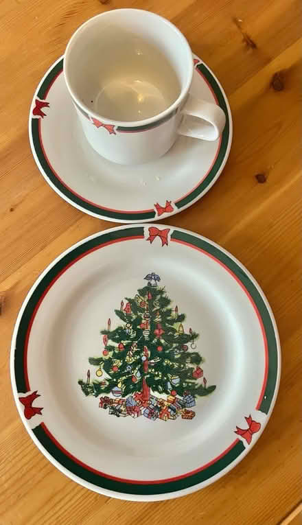 Photo of free Christmas china set (Littlehampton, BN17) #2