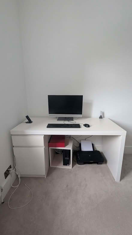 Photo of free IKEA Malm desk (Ealing W5) #4