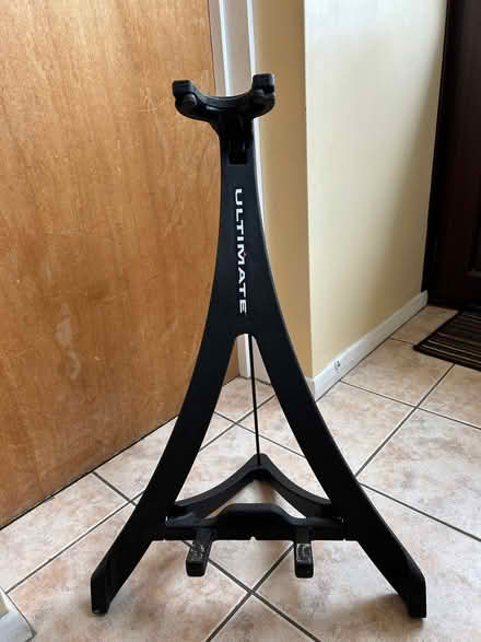Photo of free Guitar stand (Innsworth GL3) #1