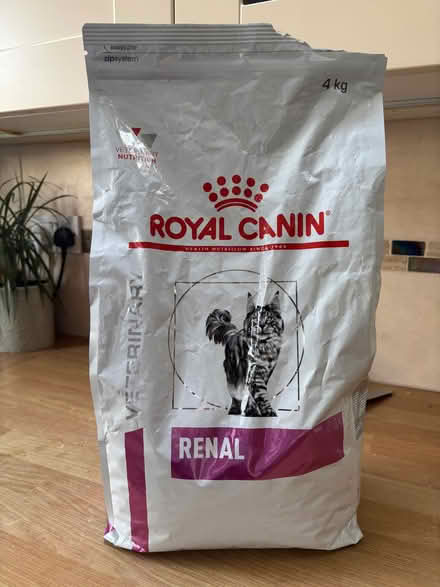 Photo of free Royal Canin dry food and sachets (Twickenham TW2) #1