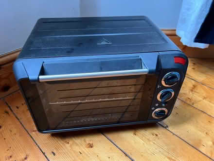 Photo of free Freestanding oven, only ever used to bake Fimo arts & crafts (Oldfield Park BA2) #1
