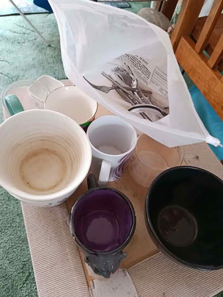 Photo of free Cups, bowls and forks (Minchery Farm OX4) #1