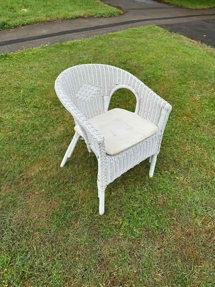 Photo of free White Wicket Chair (Empingham Le15) #1