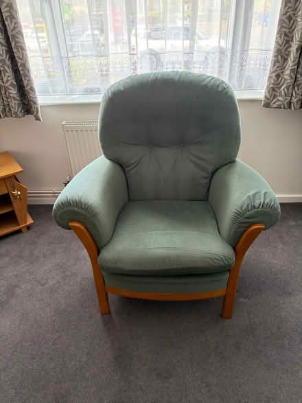 Photo of free 3 Piece and Unit (Biggleswade SG18) #3