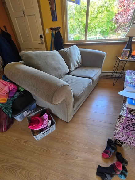 Photo of free love seat good condition (comox) #2
