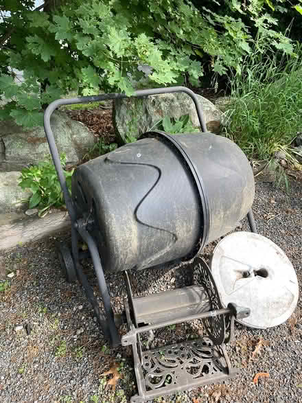Photo of free Composter (Arlington Heights) #1