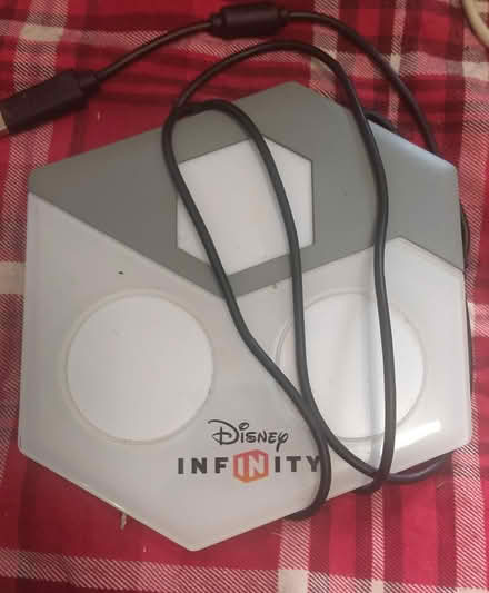 Photo of free Disney infinity portal base (SM1) #1