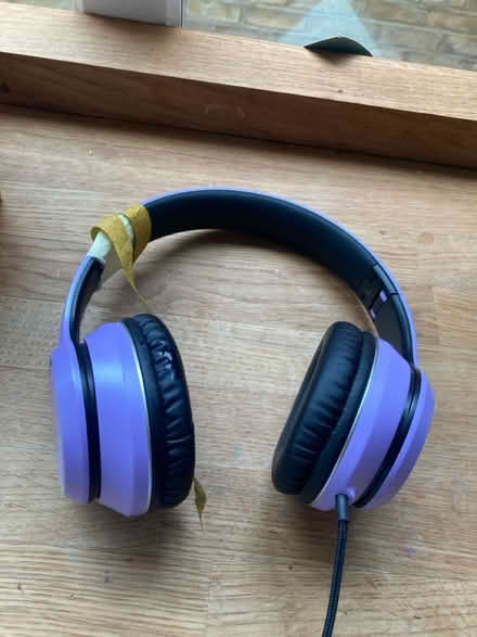 Photo of free Headphones (damage but working) (Wooburn Green, HP10) #2