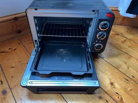 Photo of free Freestanding oven, only ever used to bake Fimo arts & crafts (Oldfield Park BA2) #3