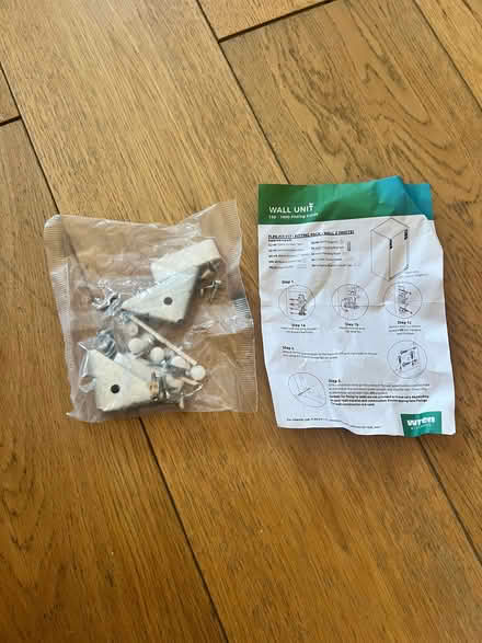 Photo of free Wren kitchen hinges, brackets and miscellaneous screw parts (Motspur Park KT3) #4