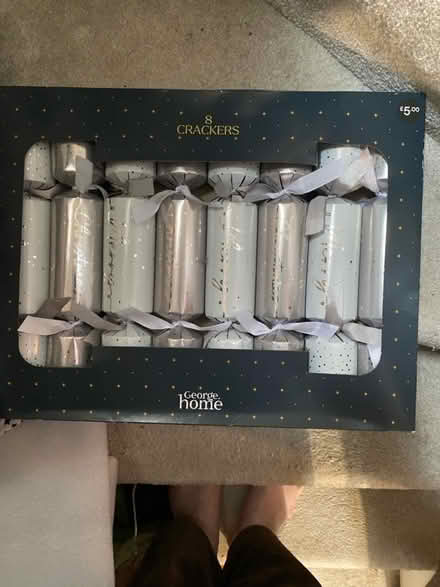 Photo of free Christmas crackers (RG2) #1
