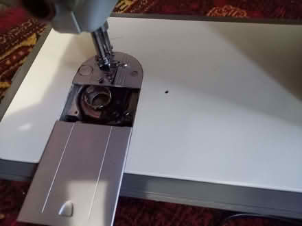 Photo of free Singer sewing machine needs repair (Hereford HR4) #2