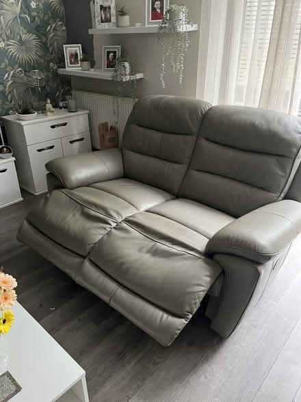 Photo of free 2 & 3 seater sofa with electric recline (Roehampton SW15) #3