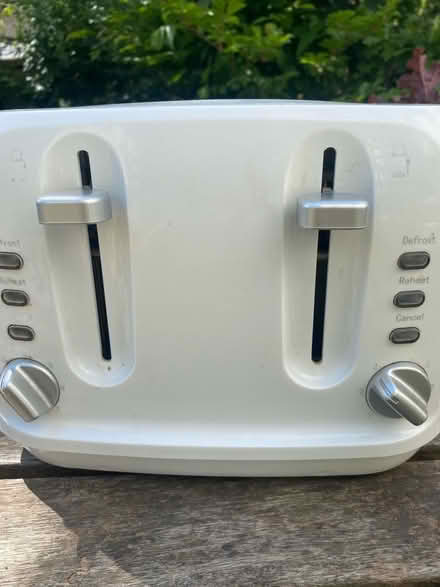 Photo of free White Toaster (Lightpill GL5) #1