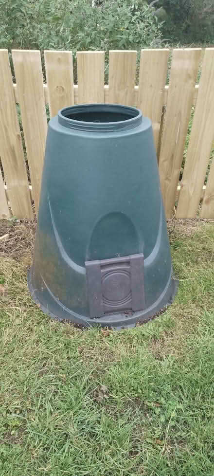 Photo of free Composter bin ("TQ3" TQ3) #1