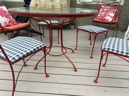 Photo of free Glass top table & chairs (St. Laurent north) #1