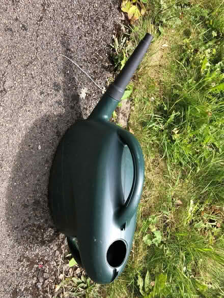 Photo of free green plastic watering can (Blewbury OX11) #1