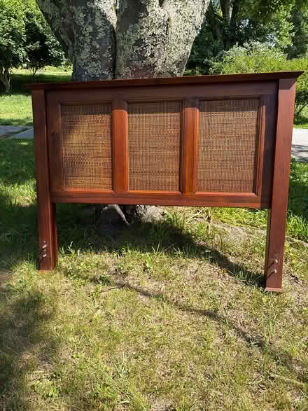 Photo of free Headboard- queen (Okehoking) #1