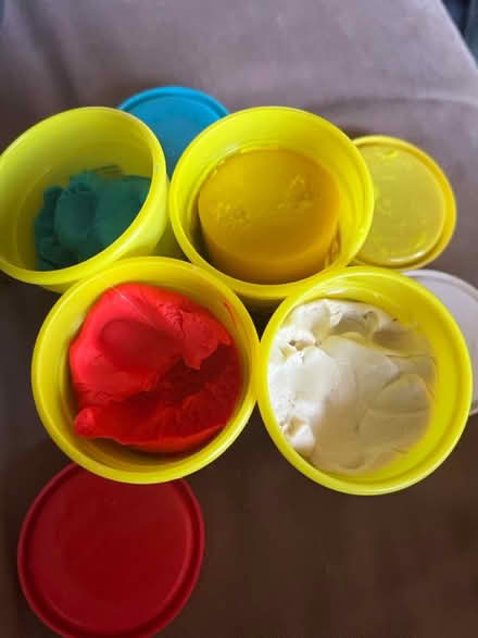 Photo of free 4 tubs of Playdoh (Camberwell SE5) #2