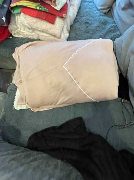 Photo of free Fluffy heart duvet set (Wandsworth SW18) #2