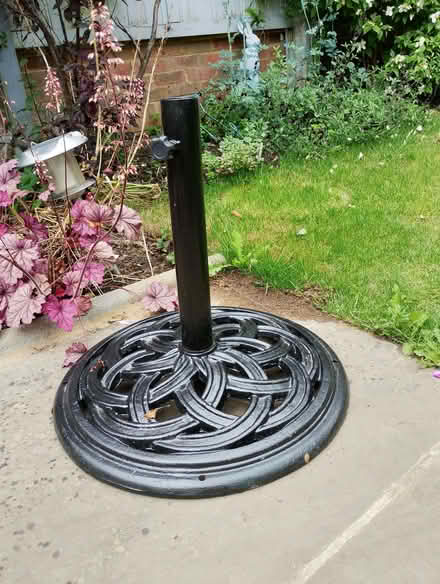 Photo of free Parasol base, cast iron (Marden TN12) #1