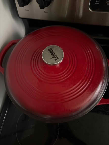 Photo of free Lodge 7.5 qt enamel red Dutch oven (Columbus Circle) #2