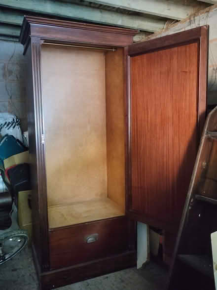 Photo of free Wardrobe (Broad Oaks Road, B91) #2