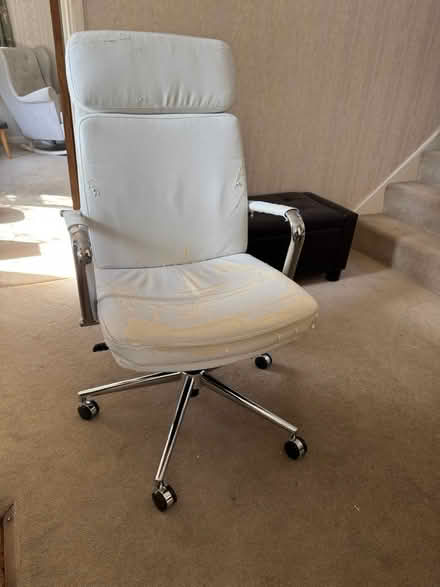 Photo of free White office chair (Waldens Road, Woking GU21) #1