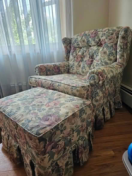 Photo of free Chair and Ottoman (Middletown NY) #1