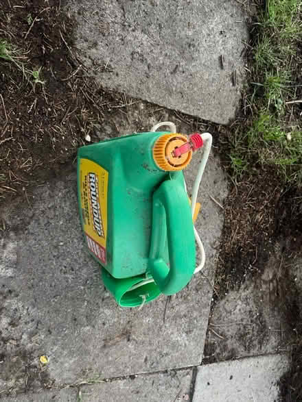 Photo of free Roundup + spray bottle (AL2 / SG6) #2