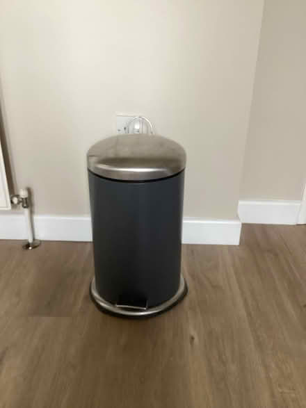 Photo of free Freestanding metal pedal waste bin (Horndean PO8) #1