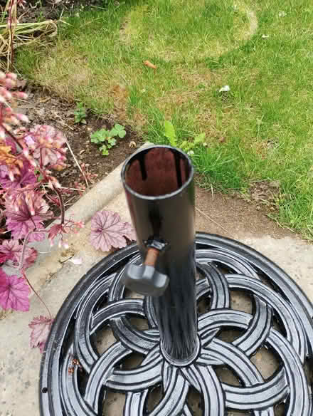 Photo of free Parasol base, cast iron (Marden TN12) #2