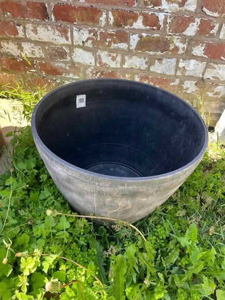Photo of Broken crockery, rubble & topsoil (Wallasey CH45) #1