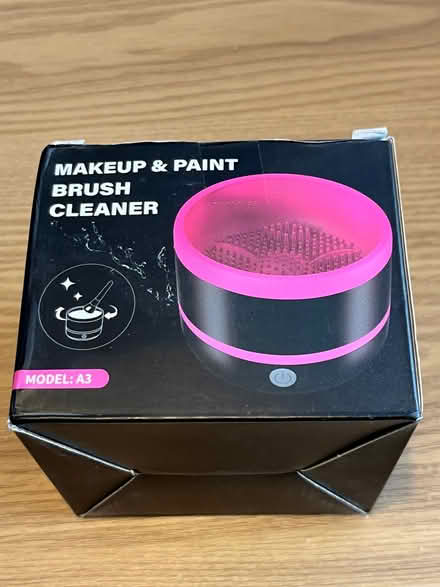 Photo of free Make up brush cleaner or paint brush new unopened (New Eltham SE9) #4