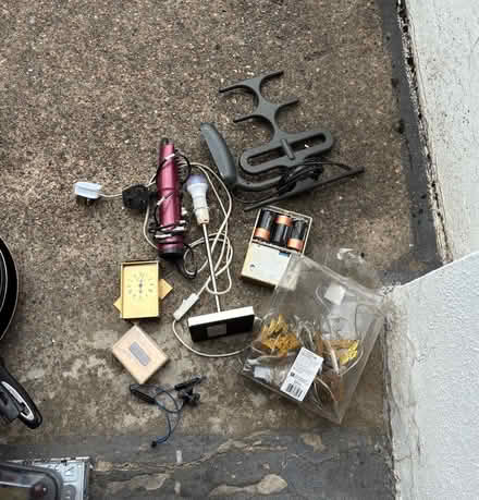 Photo of free Electrical items joblot (Selhurst SE25) #1