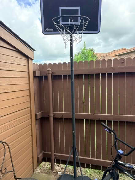 Photo of free Used basketball hoop (Cedar Hill) #1