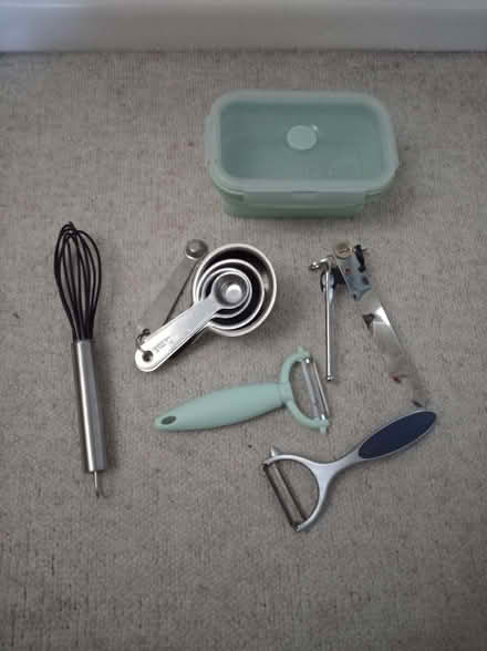 Photo of free Misc. Kitchen supplies (Timsbury BA2) #1