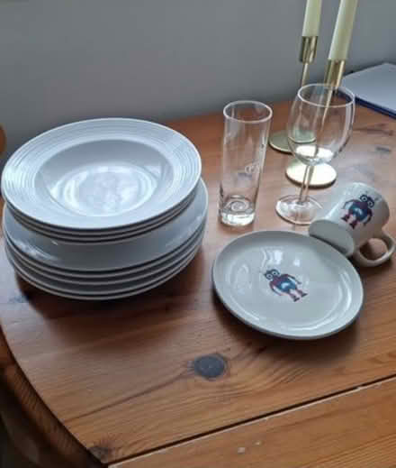 Photo of free plates, glasses etc etc (Dublin 4) #1