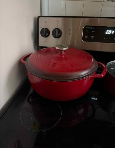 Photo of free Lodge 7.5 qt enamel red Dutch oven (Columbus Circle) #1