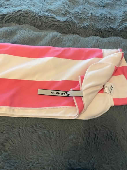Photo of free Pink n white towel (Wandsworth SW18) #1