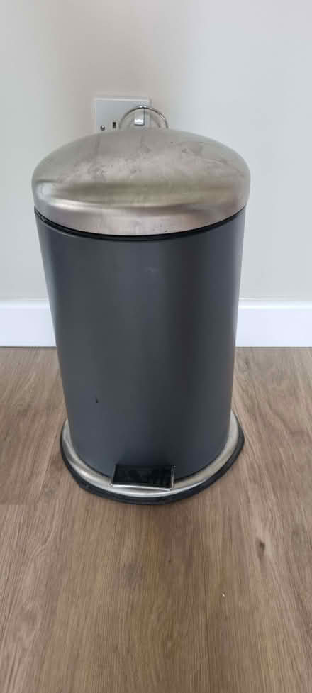 Photo of free freestanding metal pedal bin (Horndean PO8) #1