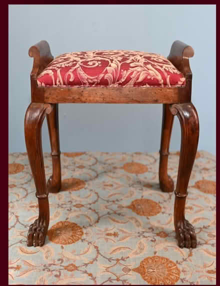 Photo of piano stool (Kilternan) #1