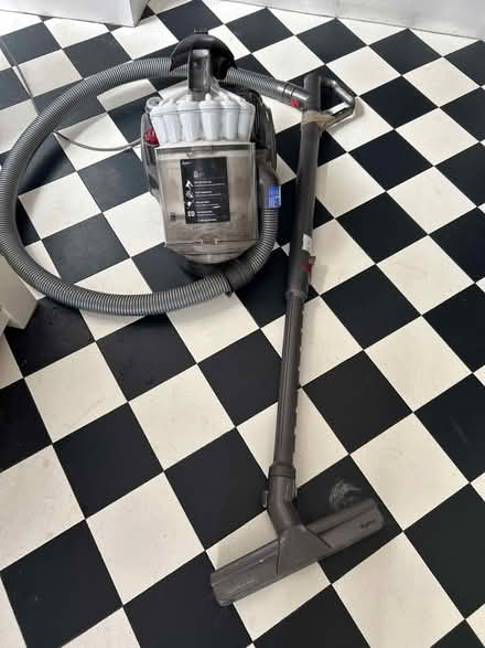 Photo of free Dyson vacuum cleaner (St Albans AL3) #1