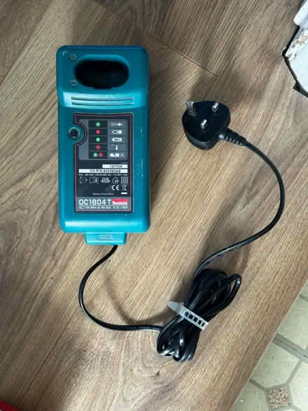 Photo of free Makita battery charger + batteries (Havant) #2