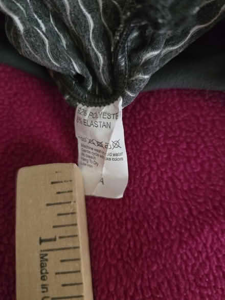Photo of free Gray & White Honeycomb Leggings - A (West 7th) #4