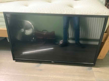 Photo of free lg tv (Queens Park BH8) #1