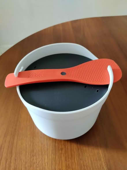 Photo of free J&J microwave rice cooker (Marchmont EH9) #1