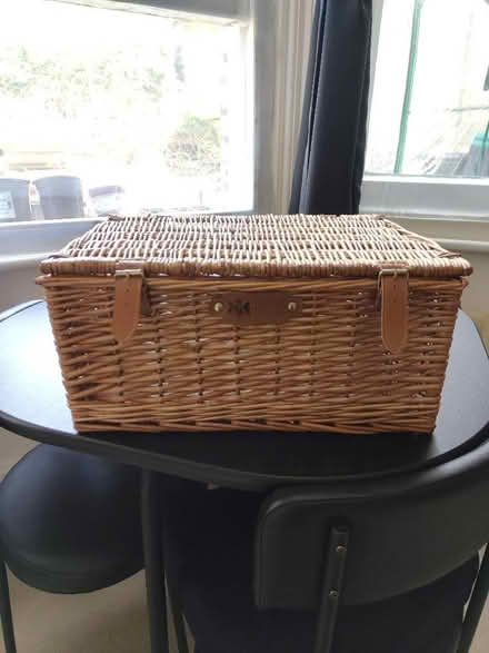 Photo of free Large hamper (Wandsworth Common SW12) #1